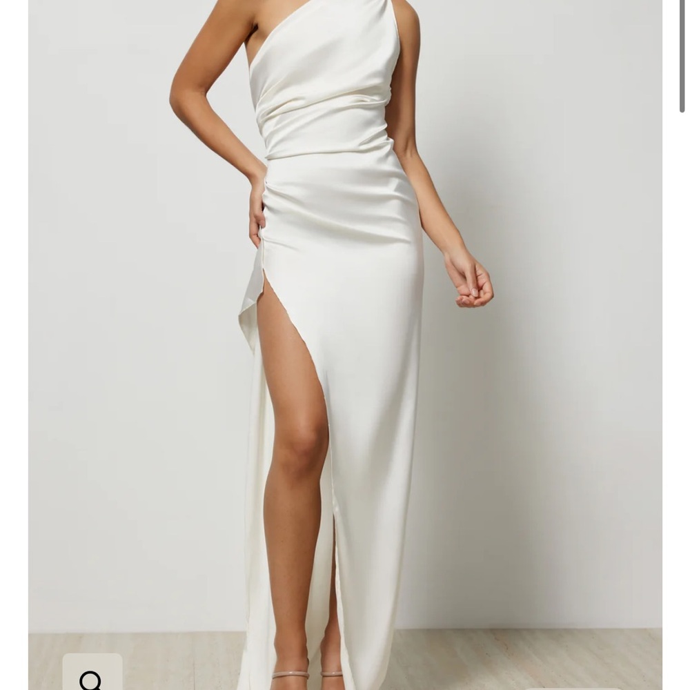 Elegant White One-Shoulder Dress